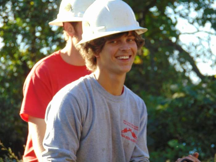Two Mullinax crew members on a job