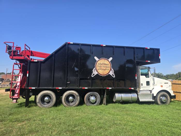 Chip truck